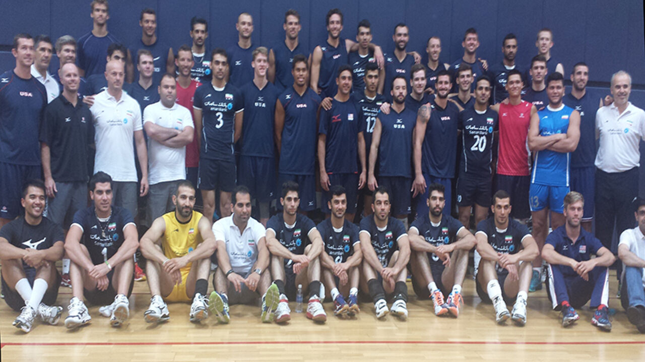 IranUSVolleyballGroup.jpg