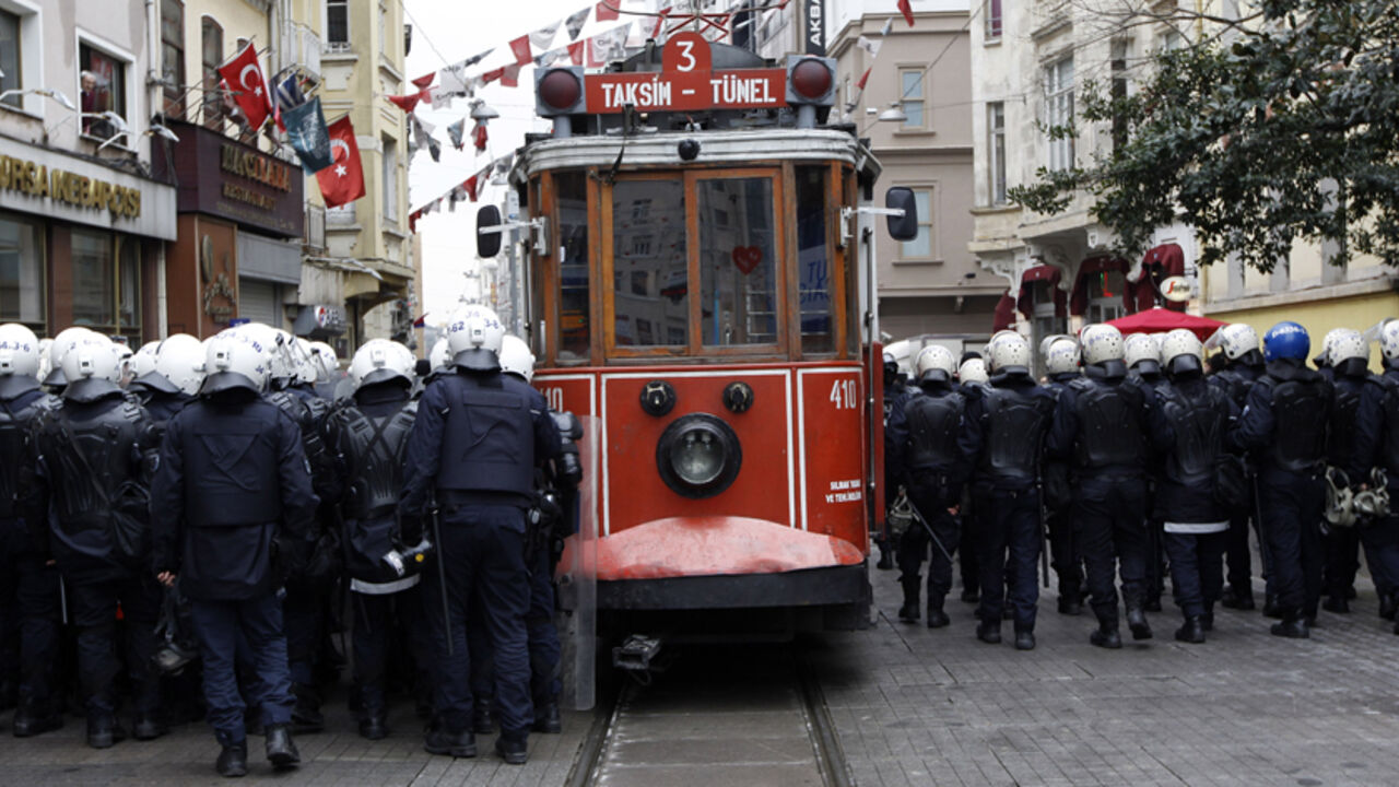 Riot police block the main Istiklal street to prevent pro-Kurdish demonstrators from marching, in central Istanbul Riot police block the main Istiklal street to prevent pro-Kurdish demonstrators from marching, in central Istanbul February 15, 2012. Supporters of the pro-Kurdish Peace and Democracy Party (BDP) held a protest to mark the 13th anniversary of the capture of Kurdistan Workers' Party (PKK) leader Abdullah Ocalan. REUTERS/Murad Sezer (TURKEY - Tags: POLITICS CIVIL UNREST) - RTR2XWA8