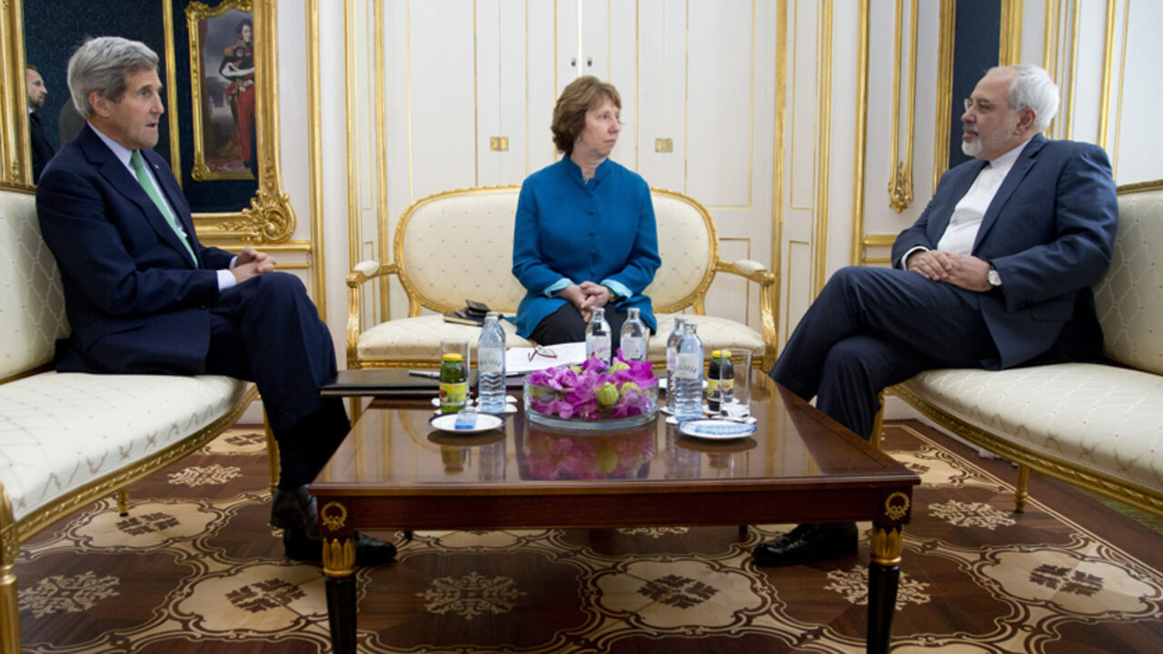 U.S. Secretary of State Kerry, EU Foreign Policy Chief Ashton, and Iran's Foreign Minister Zarif participate in a trilateral meeting in Vienna (L-R) U.S. Secretary of State John Kerry, European Union Foreign Policy Chief Catherine Ashton, and Iran's Foreign Minister Mohammad Javad Zarif are photographed as they participate in a trilateral meeting in Vienna October 15, 2014. REUTERS/Carolyn Kaster/Pool (AUSTRIA - Tags: POLITICS) - RTR4A9TZ