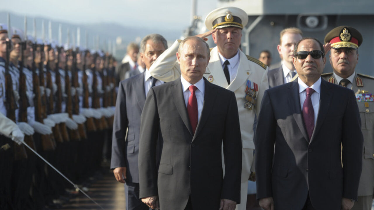 Russia's President Putin and his Egyptian counterpart Sisi attend a welcoming ceremony onboard guided missile cruiser Moskva at Sochi Russia's President Vladimir Putin (2nd R) and his Egyptian counterpart Abdel Fattah al-Sisi (R) attend a welcoming ceremony onboard guided missile cruiser Moskva at the Black Sea port of Sochi, August 12, 2014. REUTERS/Alexei Druzhinin/RIA Novosti/Kremlin (RUSSIA - Tags: POLITICS MILITARY) ATTENTION EDITORS - THIS IMAGE HAS BEEN SUPPLIED BY A THIRD PARTY. IT IS DISTRIBUTED, EXACTLY AS RECEIVED BY REUTERS, AS A SERVICE TO CLIENTS - RTR4260Q