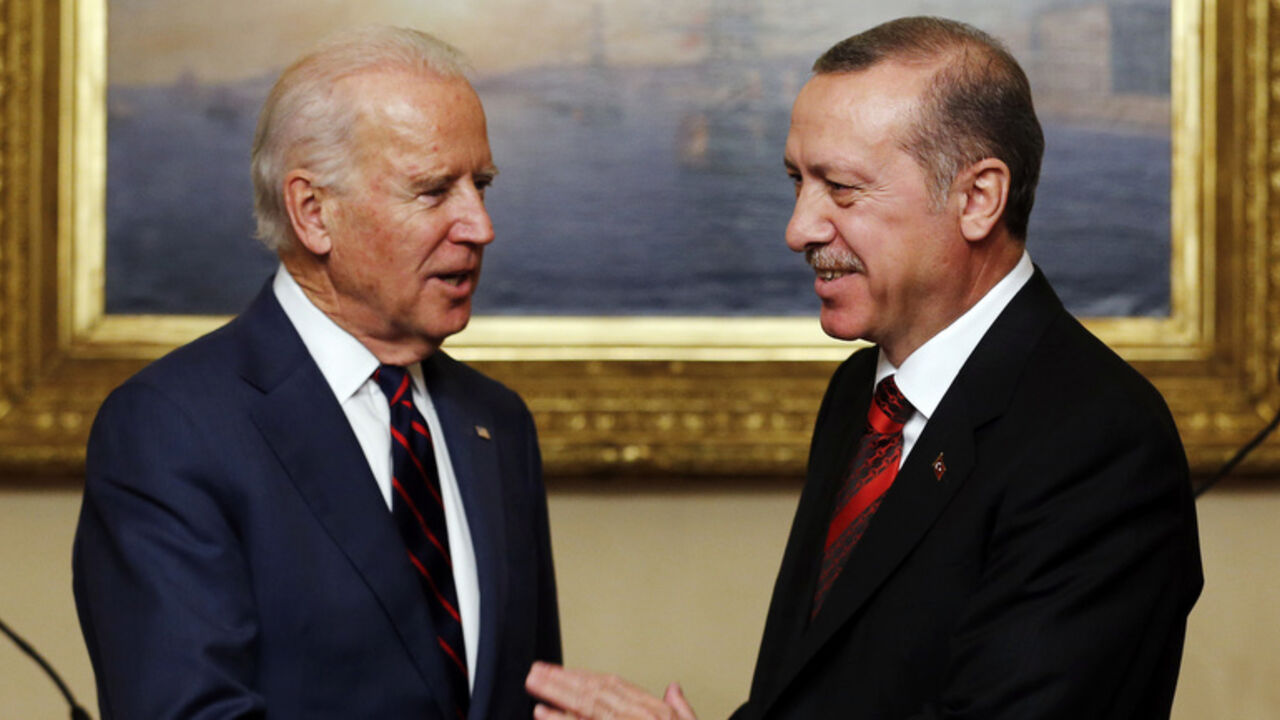 U.S. VP Biden meets with Turkey's President Erdogan in Istanbul U.S. Vice President Joe Biden (L) meets with Turkey's President Tayyip Erdogan at Beylerbeyi Palace in Istanbul November 22, 2014. REUTERS/Murad Sezer (TURKEY - Tags: POLITICS) - RTR4F5NS