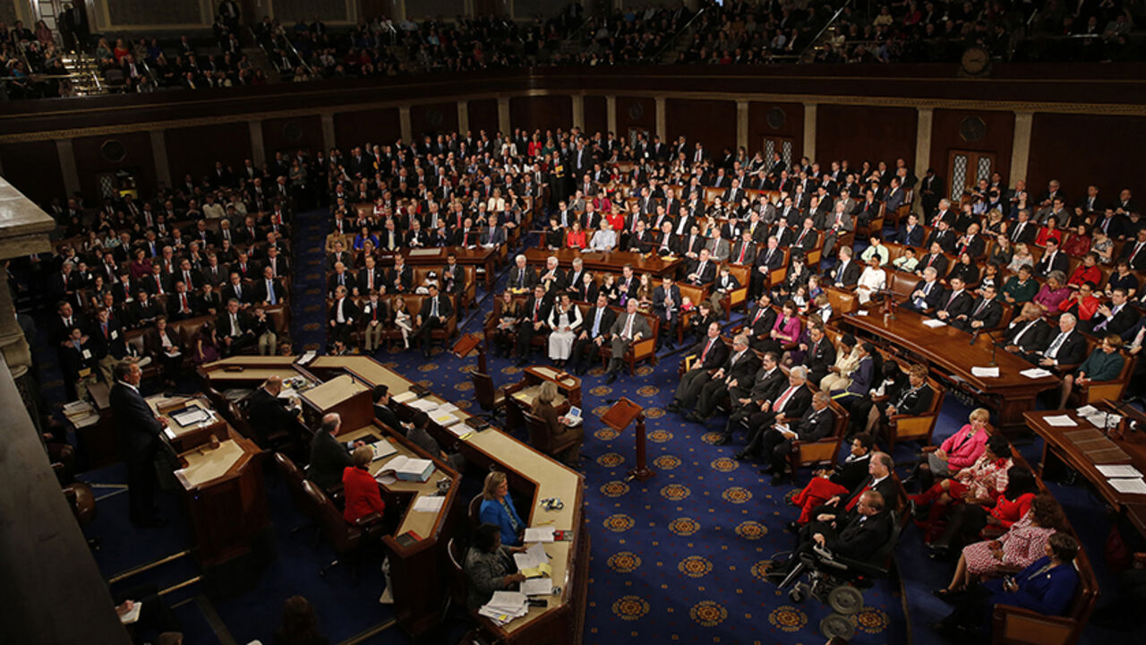 USA-CONGRESS/ Speaker of the House John Boehner addresses the members of the 114th Congress after being re-elected as the Speaker of the U.S. House of Representatives at the start of the 114th Congress at the U.S. Capitol in Washington January 6, 2015. REUTERS/Jim Bourg (UNITED STATES - Tags: POLITICS) - RTR4KAI9