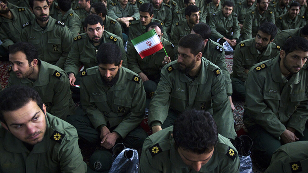 IRAN/ EDITORS' NOTE: Reuters and other foreign media are subject to Iranian restrictions on leaving the office to report, film or take pictures in Tehran.
Members of the revolutionary guard attend the anniversary ceremony of Iran's Islamic Revolution at the Khomeini shrine in the Behesht Zahra cemetery, south of Tehran, February 1, 2012. REUTERS/Raheb Homavandi (IRAN - Tags: POLITICS ANNIVERSARY MILITARY) - RTR2X5DT
