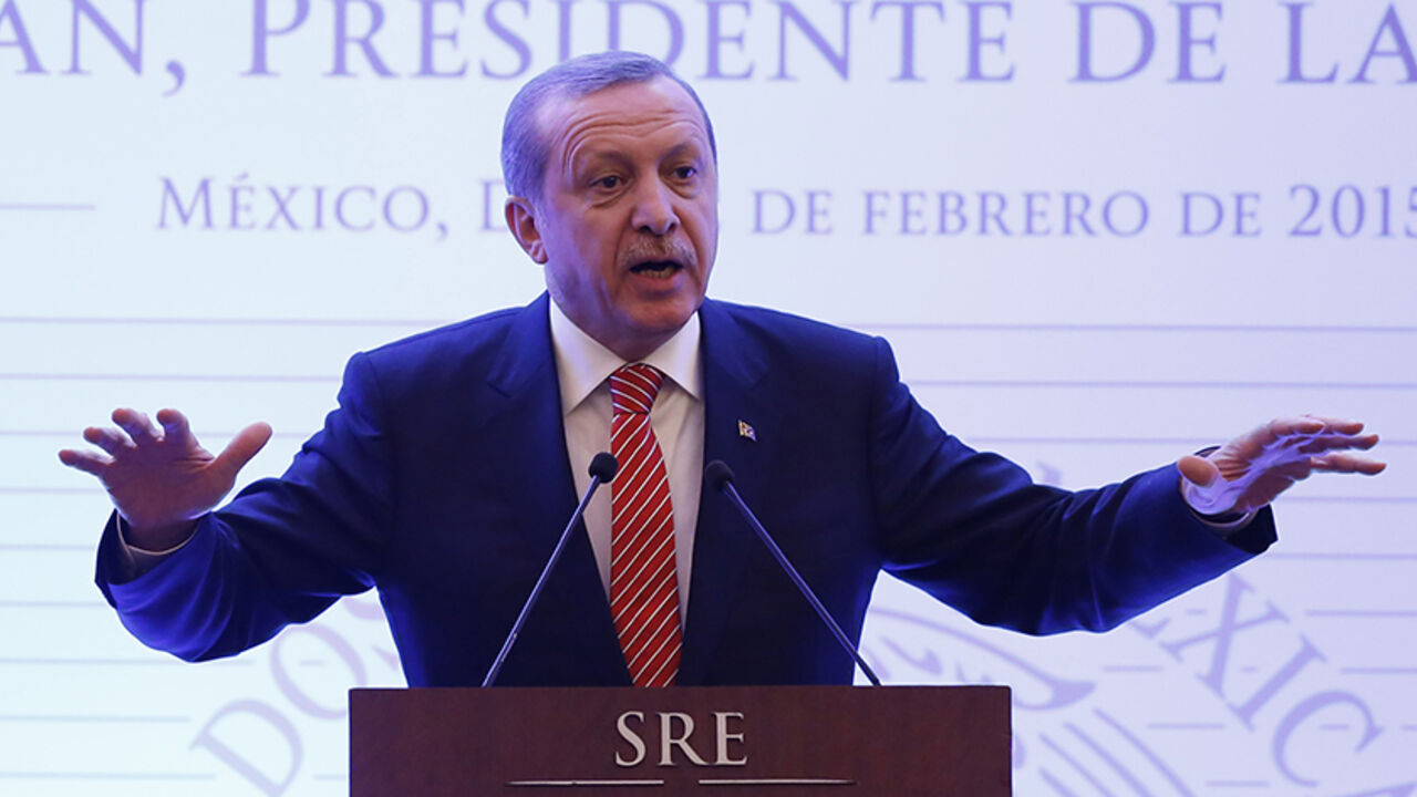 MEXICO-POLITICS/ Turkey's President Tayyip Erdogan gestures during a conference at the Foreign Affairs building in Mexico City February 12, 2015. Erdogan is in Mexico for an official visit. REUTERS/Edgard Garrido (MEXICO - Tags: POLITICS) - RTR4PE4X