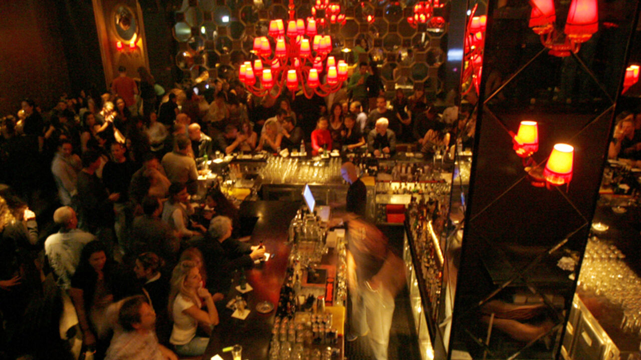 ISRAEL A general view of the "Whiskey A Go-Go" night club in Tel Aviv March 16, 2007. REUTERS/Gil Cohen Magen (ISRAEL) - RTR1NJBL