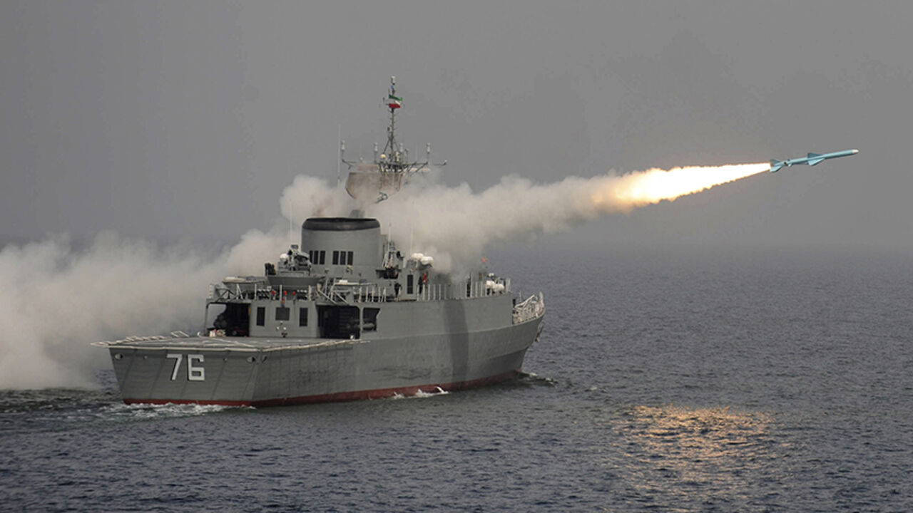 IRAN-MISSILE/TEST EDITORS' NOTE: Reuters and other foreign media are subject to Iranian restrictions on leaving the office to report, film or take pictures in Tehran.
A Nour missile is test fired off Iran's first domestically made destroyer, Jamaran, on the southern shores of Iran in the Persian Gulf March 9, 2010. A newly inaugurated Iranian destroyer test fired a surface-to-surface missile in the Gulf on Tuesday, Iran's Fars news agency reported. REUTERS/Ebrahim Noroozi/IIPA (IRAN - Tags: POLITICS MILITARY IMAGES OF TH