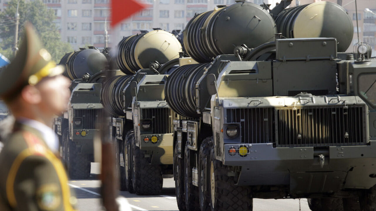 BELARUS/ Belarusssian S-300 mobile missile launching systems drive through a military parade during celebrations marking Independence Day in Minsk July 3, 2013. REUTERS/Vasily Fedosenko (BELARUS - Tags: MILITARY SOCIETY) - RTX11AYI