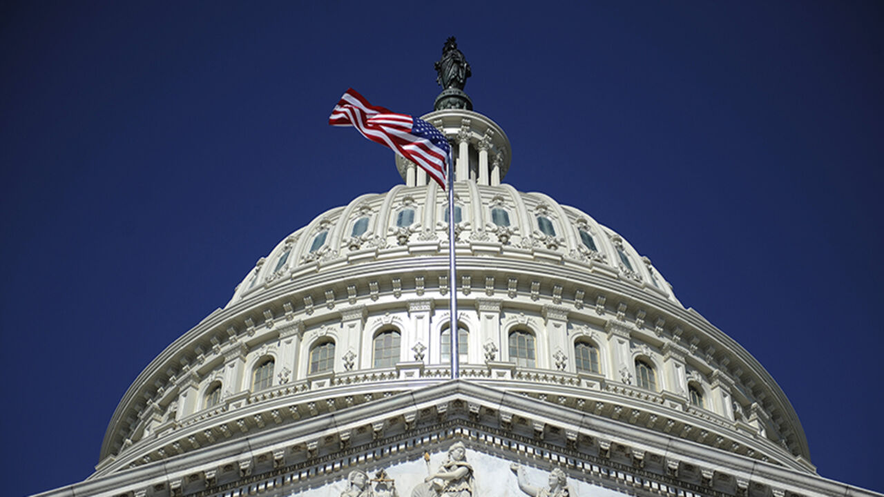 USA-DEBT/ The U.S. Capitol dome in Washington, August 2, 2011. The United States is poised to step back from the brink of economic disaster on Tuesday when a bitterly fought deal to cut the budget deficit is expected to clear its final hurdles in the U.S. Senate. REUTERS/Jonathan Ernst (UNITED STATES - Tags: POLITICS BUSINESS) - RTR2PJWQ