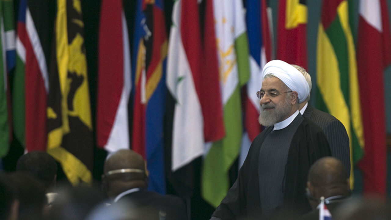 ASIA-AFRICA/ Iran's President Hassan Rouhani arrives to attend the closing statement for the Asian-African Conference in Jakarta April 23, 2015.
REUTERS/Darren Whiteside - RTX19YAE