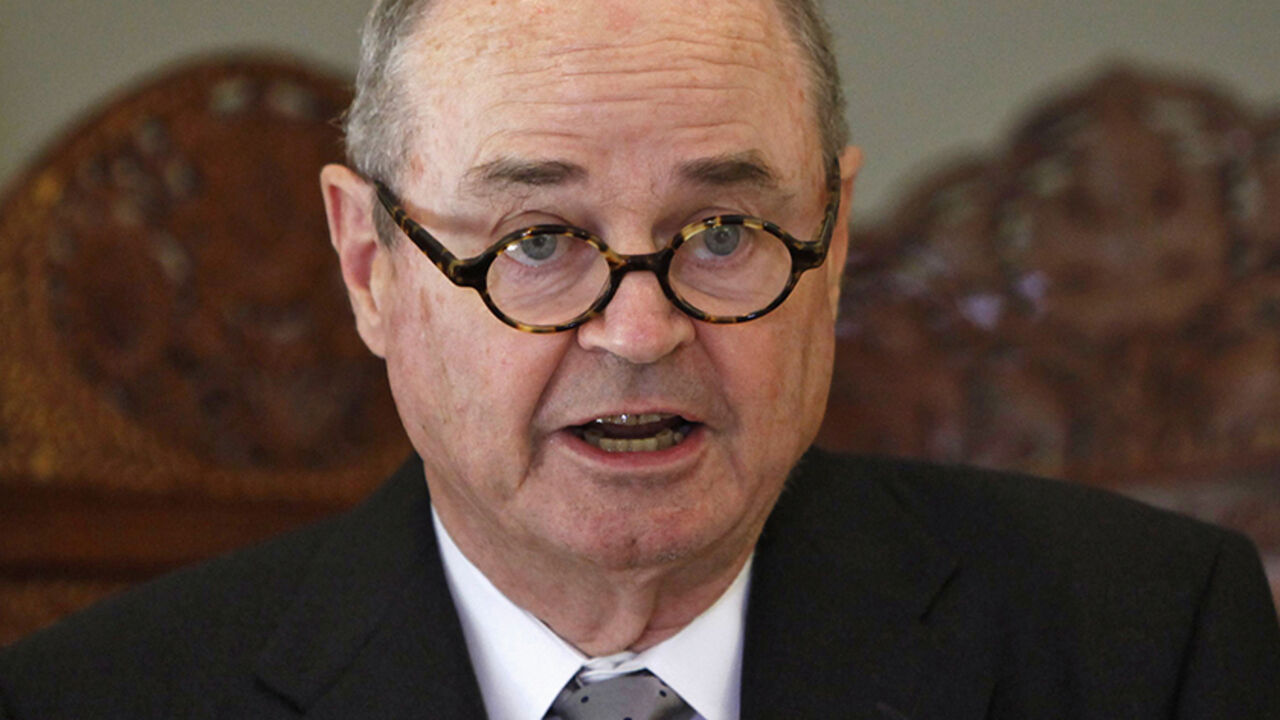 INDIA/ U.S. Special Representative to Afghanistan and Pakistan James Dobbins speaks during a news conference in New Delhi June 27, 2013. REUTERS/Mansi Thapliyal (INDIA - Tags: POLITICS) - RTX112Q6