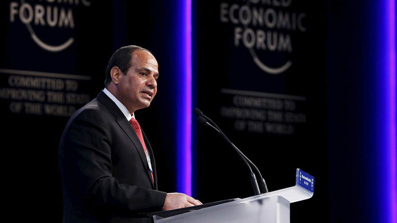JORDAN-WEF/ Egypt's President Abdel Fattah al-Sisi speaks during the World Economic Forum on the Middle East and North Africa at the King Hussein Convention Centre at the Dead Sea May 22, 2015. REUTERS/Muhammad Hamed - RTX1E3PT