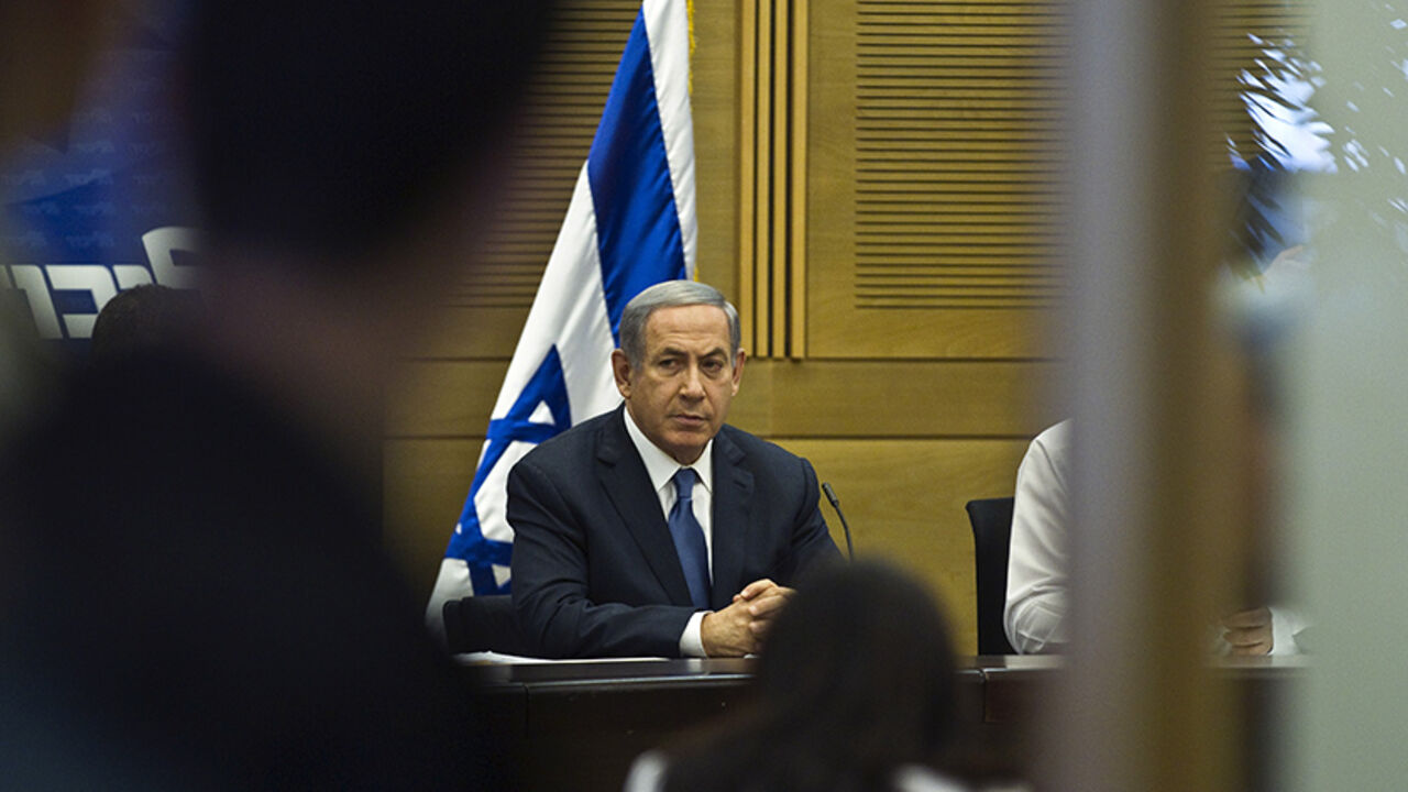 Israel's Prime Minister Benjamin Netanyahu attends a Likud party meeting at the parliament in Jerusalem July 13, 2015. REUTERS/Ronen Zvulun  - RTX1K7NB