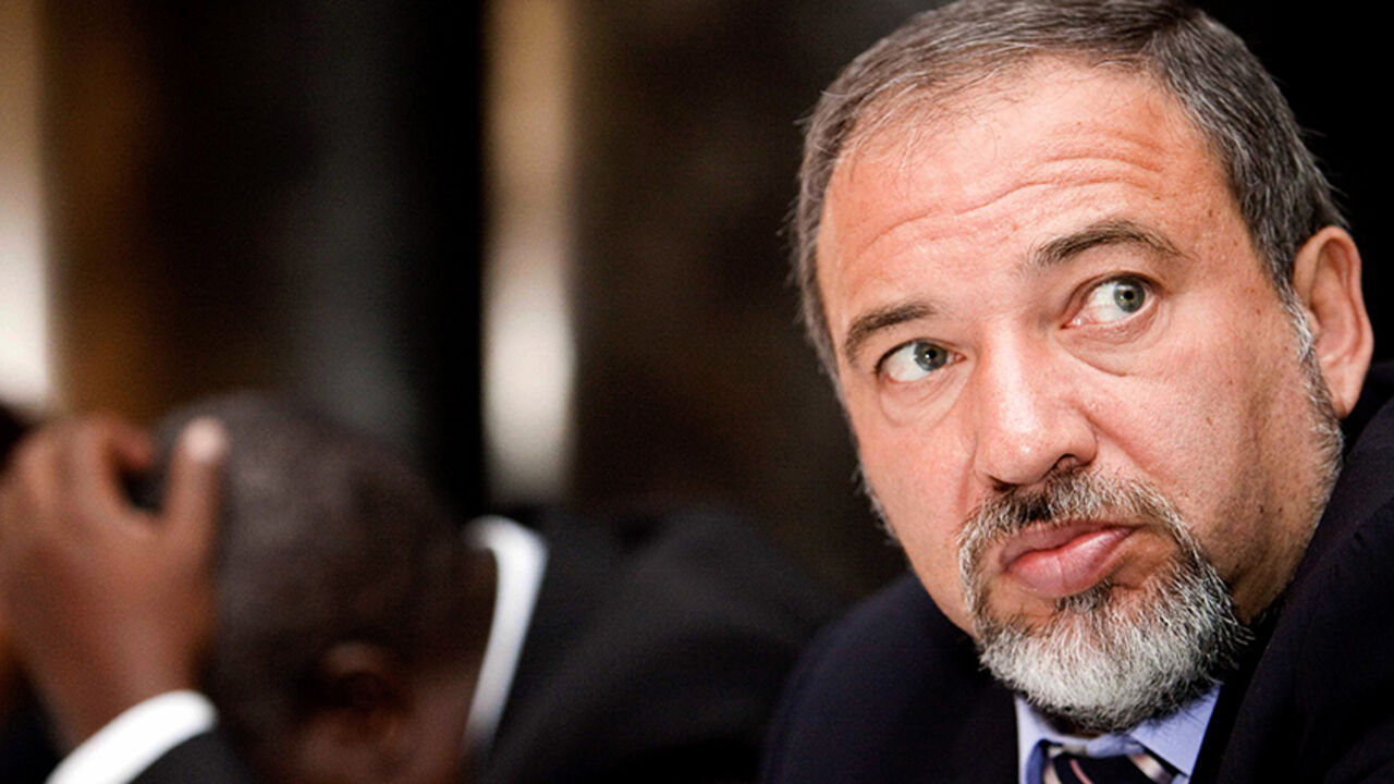 UGANDA Israel's Foreign Minister Avigdor Liberman attends a meeting with the business community in Uganda's capital Kampala, September 10, 2009. Lieberman, accompanied by business and military delegation, is on an official African visit to Ethiopia, Kenya, Ghana, Uganda, and Nigeria. REUTERS/James Akena (UGANDA POLITICS BUSINESS) - RTR27O1U