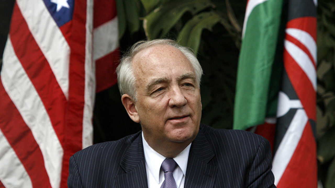 USA-ICC/ Stephen Rapp, U.S. ambassador-at-large for war crimes issues, addresses a news conference in Kenya's capital Nairobi, November 16, 2009. The United States will attend an International Criminal Court (ICC) meeting this week as an observer for the first time since the Hague court was set up in 2002, President Barack Obama's war crimes envoy said on Monday. REUTERS/Thomas Mukoya (KENYA POLITICS CRIME LAW CONFLICT) - RTXQSWO
