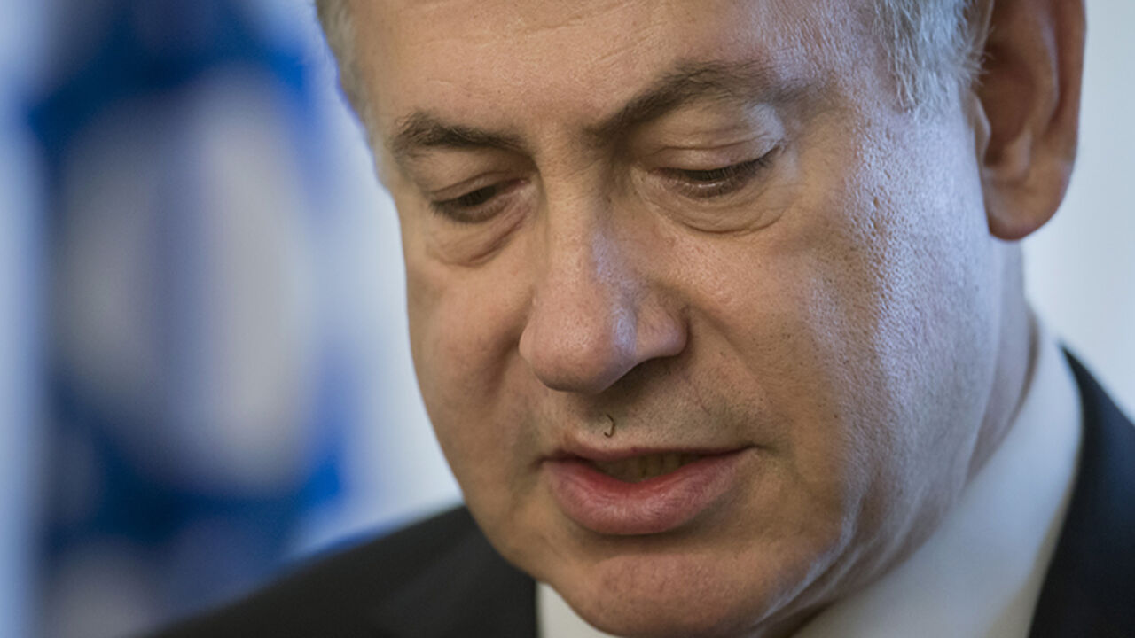 USA-KERRY/ Israel's Prime Minister Benjamin Netanyahu is pictured during a meeting with United States Secretary of State John Kerry in Berlin, October 22, 2015. Kerry hopes to persuade Netanyahu to tone down his rhetoric, days after the Israeli leader linked a Muslim leader to the Holocaust. REUTERS/Carlo Allegri? - RTS5L3C