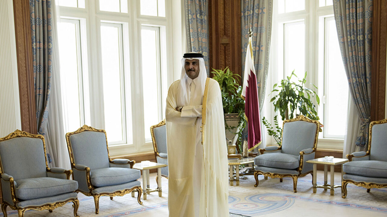 IRAN-NUCLEAR/USA-GULF Qatar's Emir Sheikh Tamim bin Hamad al-Thani waits for U.S. Secretary of State John Kerry before their meeting at the Diwan Palace in Doha, August 3, 2015. Kerry is meeting his Gulf Arab counterparts for talks in Qatar as he attempts to ease the concerns of key allies over the Iran nuclear deal. REUTERS/Brendan Smialowski/Pool - RTX1MTEV