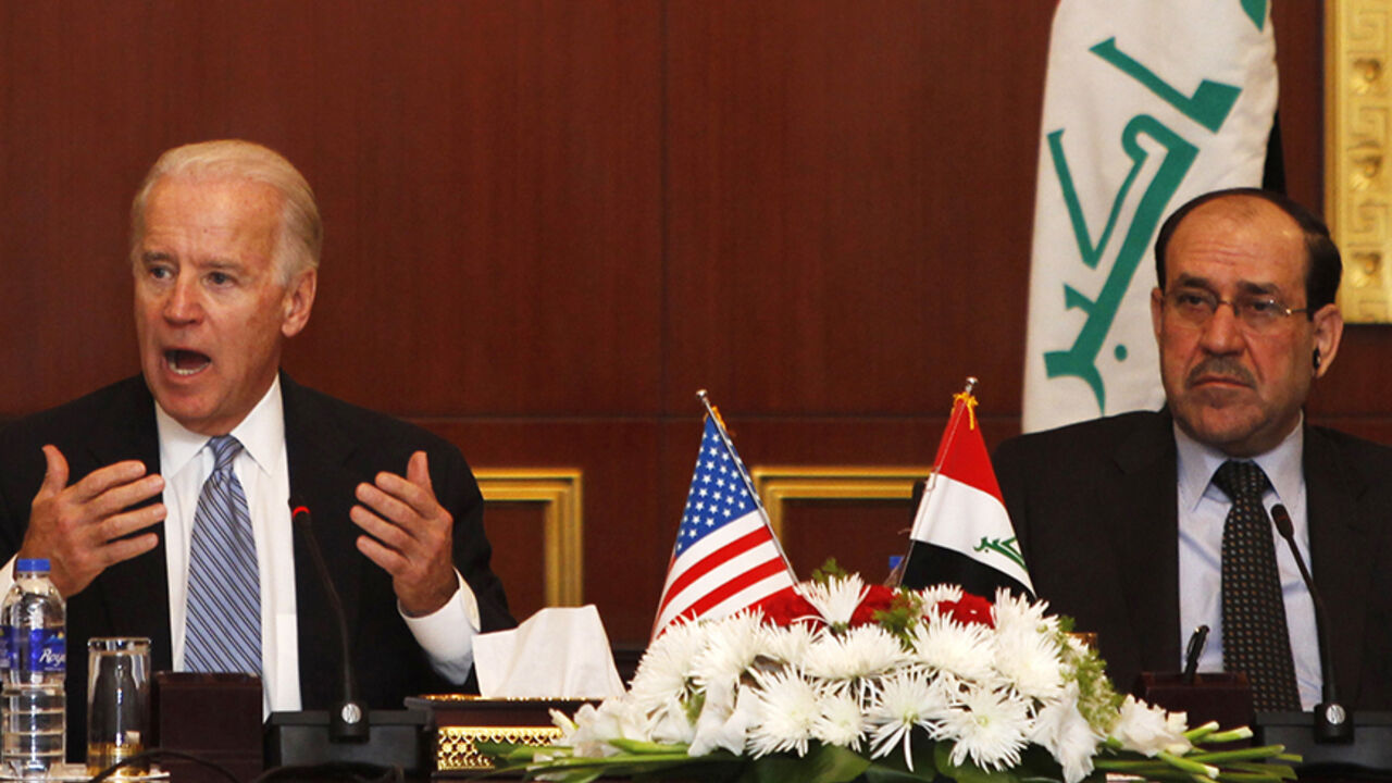 USA IRAQ/BIDEN U.S. Vice President Joe Biden (L) meets with Iraq's Prime Minister Nuri al-Maliki during a joint news conference in Baghdad November 30, 2011. U.S. Vice President Joe Biden said on Wednesday the U.S. troop withdrawal from Iraq opened a new phase in relations between the two countries, including a robust security partnership. REUTERS/Saad Shalash (IRAQ - Tags: POLITICS CONFLICT MILITARY) - RTR2UN9O