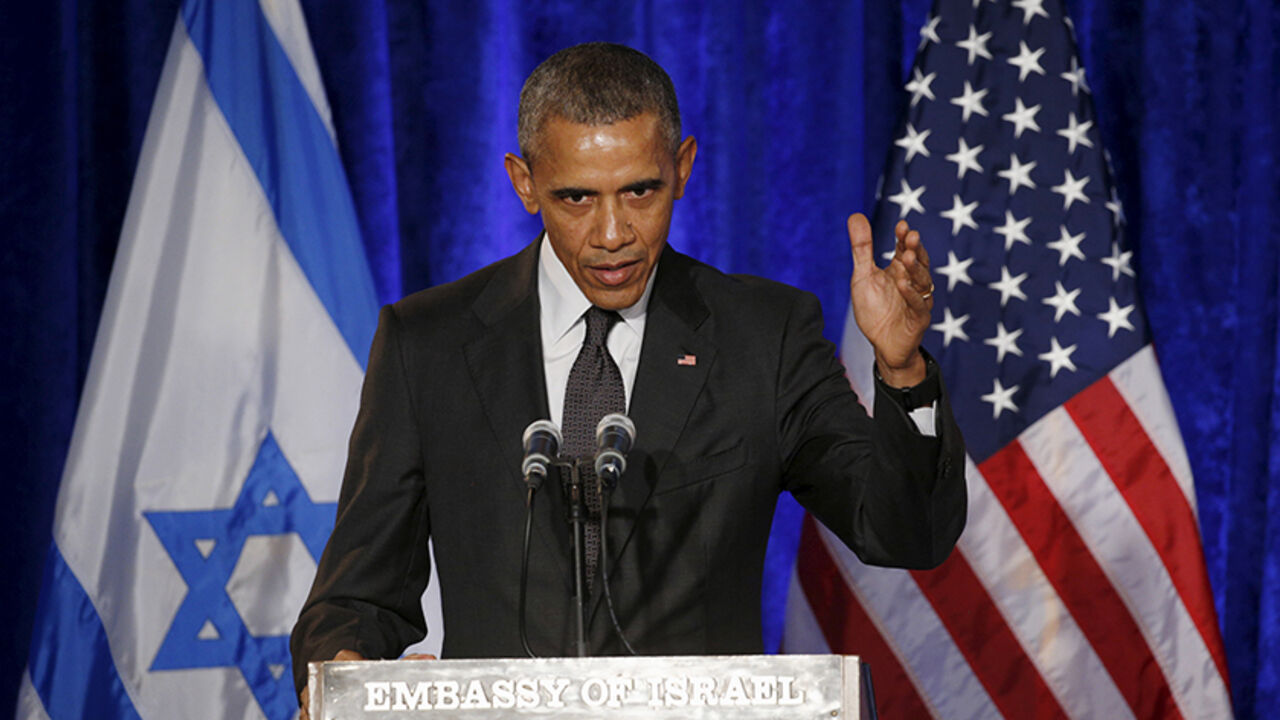 USA-ISRAEL/ U.S. President Barack Obama speaks at the Righteous Among the Nations Award Ceremony, organised for the first time in the U.S. by Yad Vashem, at the Embassy of Israel in Washington January 27, 2016. REUTERS/Kevin Lamarque TPX IMAGES OF THE DAY - RTX24BDO