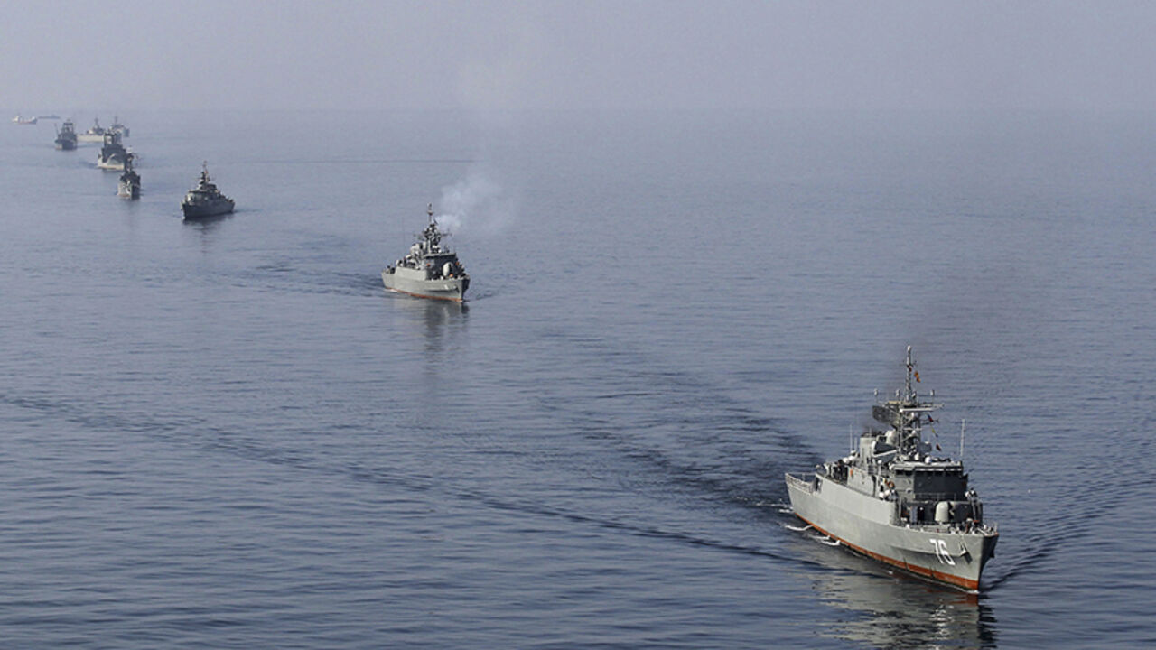 IRAN/ EDITORS' NOTE: Reuters and other foreign media are subject to Iranian restrictions on leaving the office to report, film or take pictures in Tehran.
Iranian naval ships take part in a naval parade on the last day of the Velayat-90 war game in the Sea of Oman near the Strait of Hormuz in southern Iran January 3, 2012. Iran will take action if a U.S. aircraft carrier which left the area because of Iranian naval exercises returns to the Gulf, the state news agency quoted army chief Ataollah Salehi as saying o