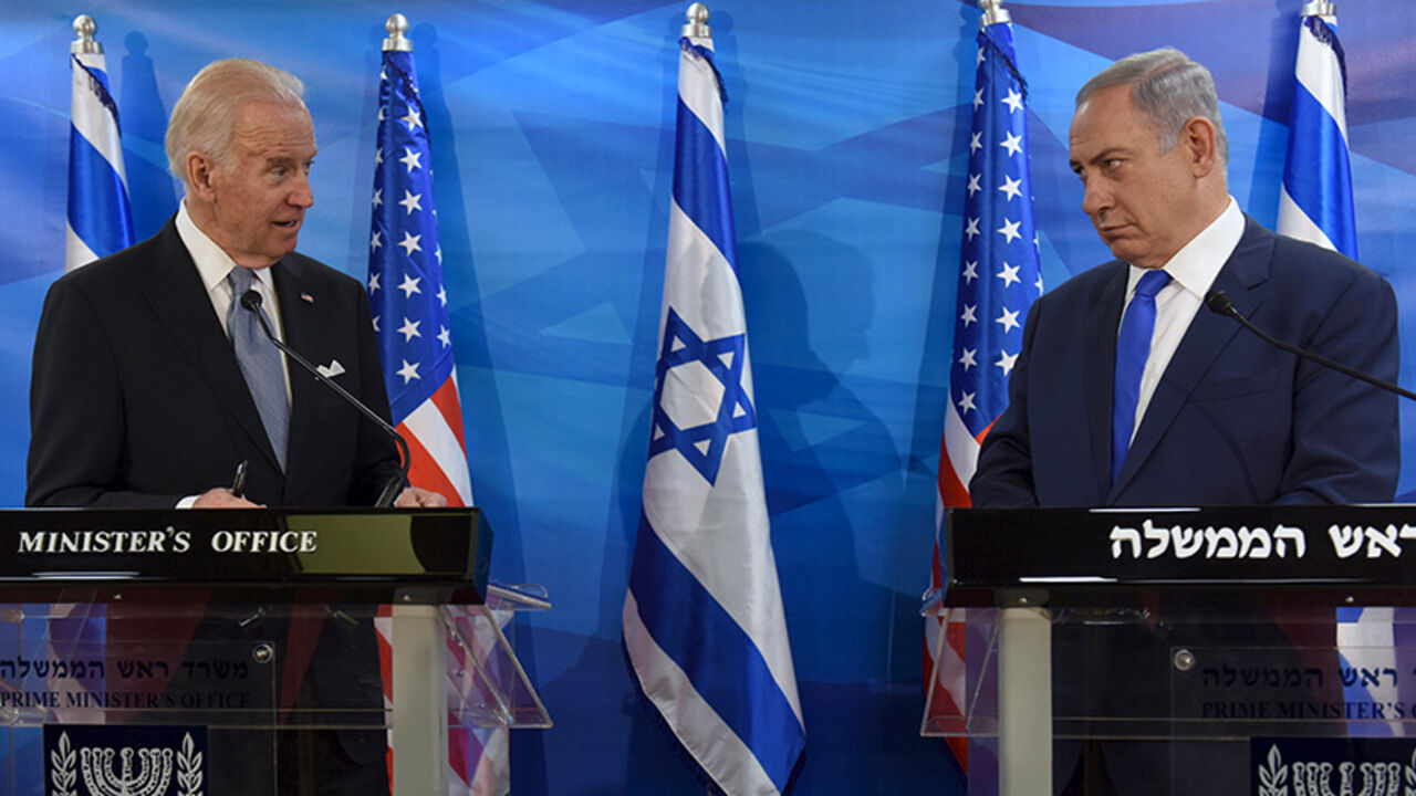 USA-ISRAEL/DEFENCE U.S. Vice President Joe Biden (L) and Israeli Prime Minister Benjamin Netanyahu look at each other as they deliver joint statements during their meeting in Jerusalem March 9, 2016. REUTERS/Debbie Hill/Pool TPX IMAGES OF THE DAY - RTS9ZRL