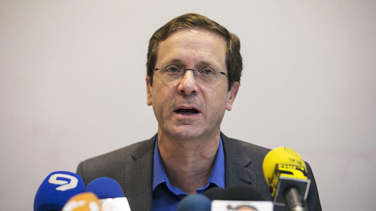 ISRAEL-ELECTION/ Isaac Herzog, co-leader of Zionist Union with Tzipi Livni, delivers a statement at the party headquarters in Tel Aviv March 18, 2015. Israeli Prime Minster Benjamin Netanyahu pledged on Wednesday to form a new governing coalition quickly after an upset election victory that was built on a shift to the right and is likely to worsen a troubled relationship with the White House. With nearly all votes counted on Wednesday, Netanyahu's Likud had won 30 seats in the 120-member Knesset, comfortably defeating the c