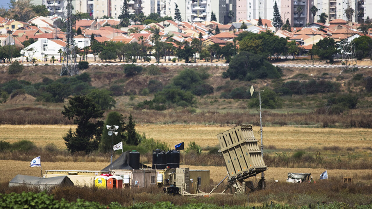 ISRAEL-PALESTINIANS/ROCKETS A recently located Iron Dome battary can be seen near the southern Israeli city of Ashkelon outside the Gaza Strip June 7, 2015. Israeli aircraft struck the Northern Gaza Strip on Sunday and Israel closed the border crossing with the Hamas-controlled territory after a rocket attack on Saturday claimed by the Omar Brigades, a Palestinian group that supports Islamic State. REUTERS/Amir Cohen - RTX1FHS4