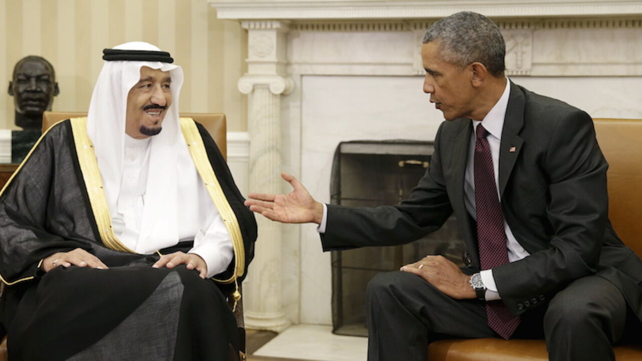 USA-SAUDI/ U.S. President Barack Obama (R) meets with Saudi King Salman bin Abdulaziz in the Oval Office of the White House in Washington September 4, 2015. This is the king's first visit to the United States since ascending to the throne in January. REUTERS/Gary Cameron TPX IMAGES OF THE DAY - RTX1R4YF