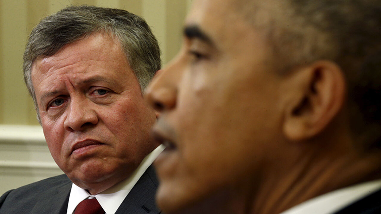 USA-JORDAN/ WU.S. President Barack Obama meets with King Abdullah of Jordan in the Oval Office of the White House in Washington February 24, 2016. REUTERS/Kevin Lamarque - RTX28EL3