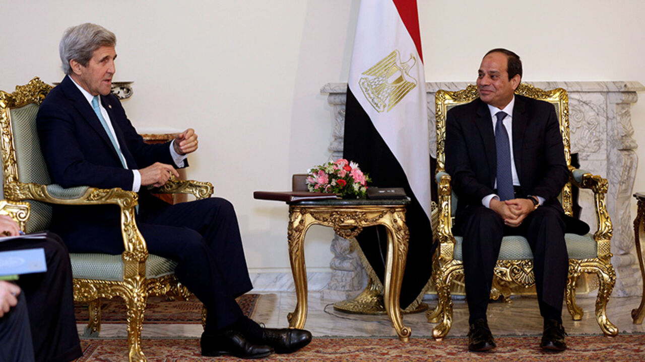 MIDEAST-EGYPT/KERRY Egypt's President Abdel Fattah al-Sisi meets U.S. Secretary of State John Kerry at the presidential palace in Cairo, Egypt May 18, 2016. REUTERS/Amr Nabil/Pool - RTSEVUS