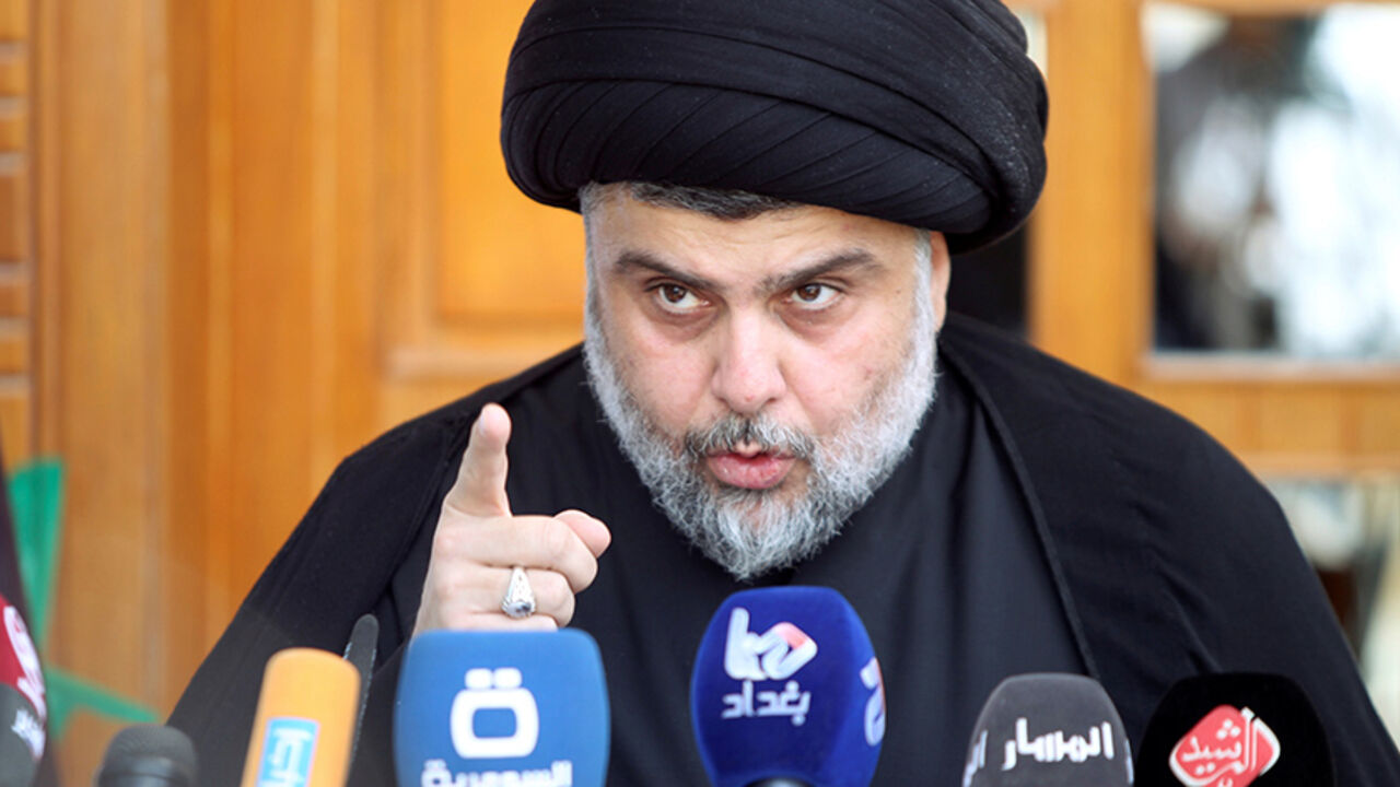 MIDEAST-CRISIS/IRAQ-POLITICS Iraqi Shi'ite cleric Moqtada al-Sadr speaks during a news conference in Najaf, south of Baghdad, Iraq April 30, 2016. REUTERS/Alaa Al-Marjani - RTX2C8B9
