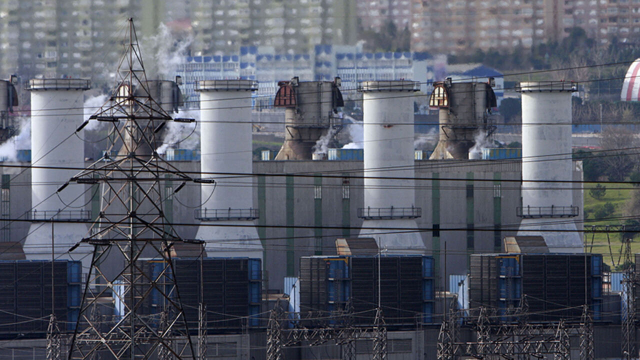 TURKEY-GAS/ A general view of Ambarli gas-fired power station in Istanbul January 8, 2009. Production at three Turkish power stations has been halted as a Russia-Ukraine gas row had led to a shortage of gas supplies to Turkey, an Energy Ministry source told Reuters on Thursday, but this would not create a power supply problem, he said. On Tuesday Russian gas supplies coming via Ukraine to Turkey were completely cut, although some supplies are still coming via a pipeline which passes directly from Russia under the Black