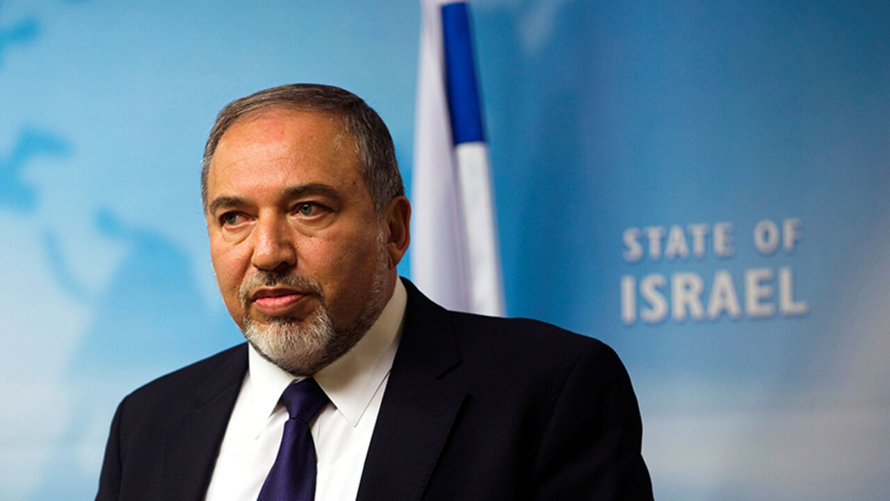 Israel's former Foreign Minister Avigdor Lieberman gives a statement to the media at his Jerusalem office December 2, 2014. REUTERS/ Ronen Zvulun/File Photo - RTX2ETJI
