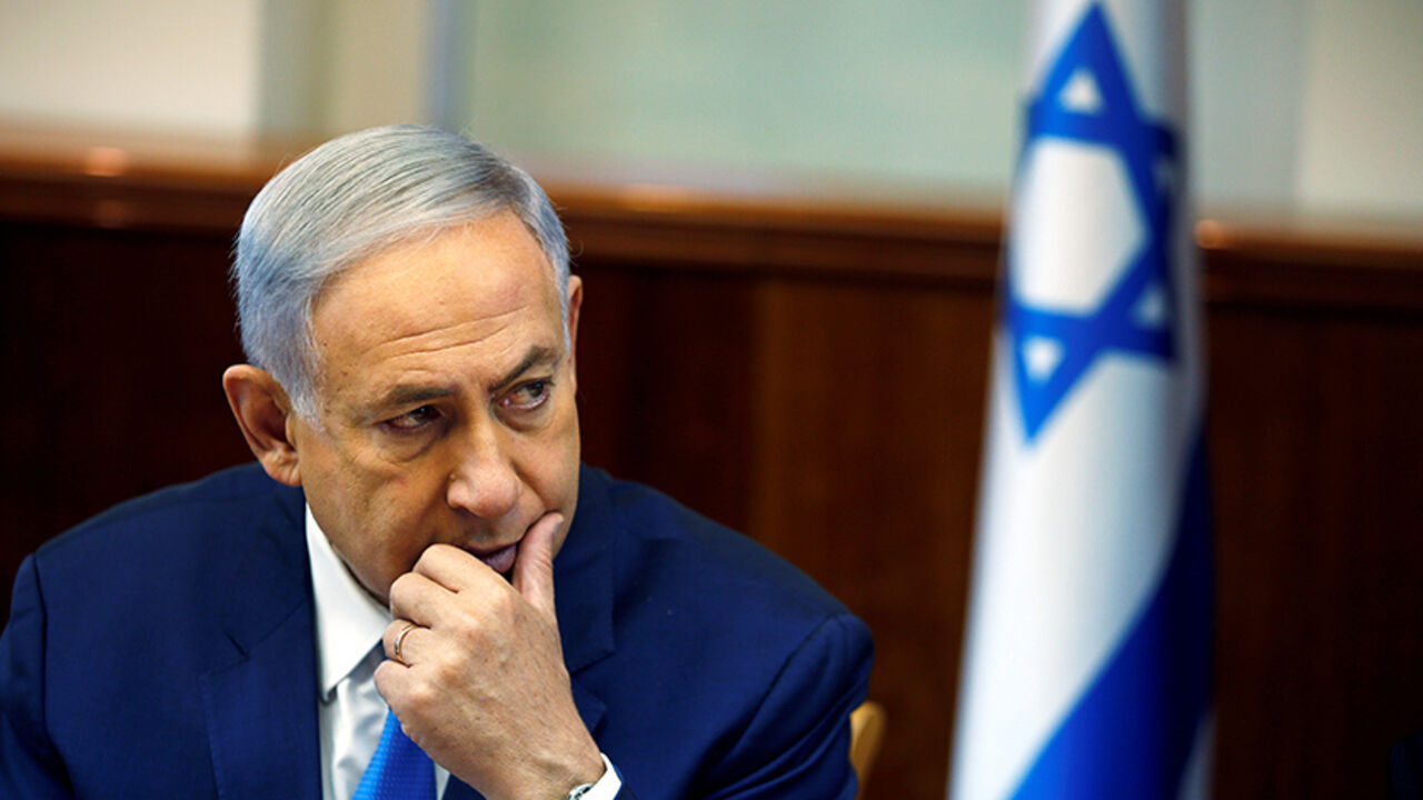 ISRAEL-POLITICS/ Israeli Prime Minister Benjamin Netanyahu attends the weekly cabinet meeting in Jerusalem June 13, 2016. REUTERS/Ronen Zvulun - RTX2FWDQ