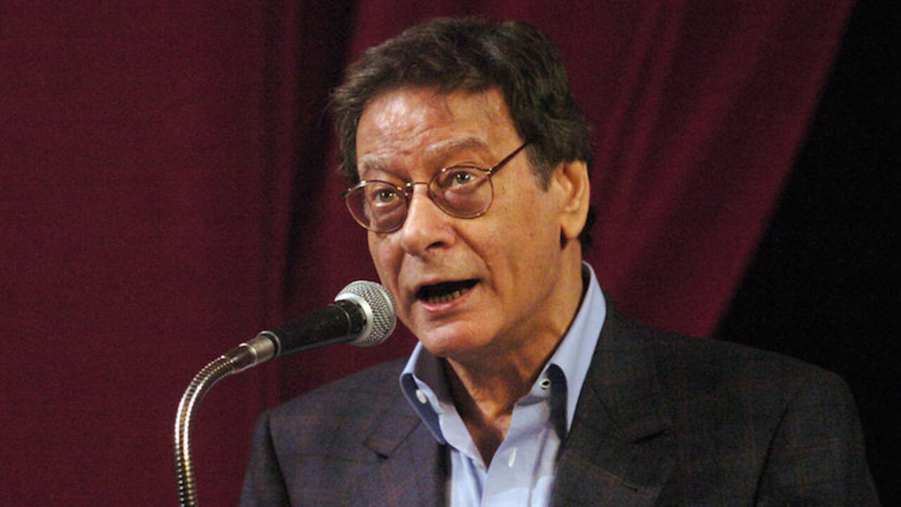 Palestinian poet and journalist Mahmoud Palestinian poet and journalist Mahmoud Darwish gestures during the Carthage Theatre Days in Tunis theatre, 06 December 2007. AFP PHOTO/ FETHI BELAID (Photo credit should read FETHI BELAID/AFP/Getty Images)