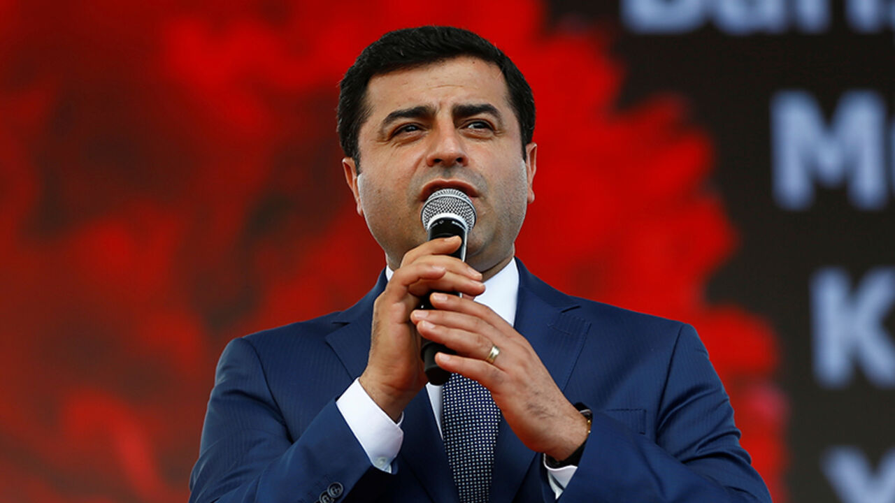 The leader of Turkey's pro-Kurdish opposition Peoples' Democratic Party (HDP) Selahattin Demirtas, makes a speech during a rally in Istanbul, Turkey, June 5, 2016. REUTERS/Osman Orsal - RTSG2V7