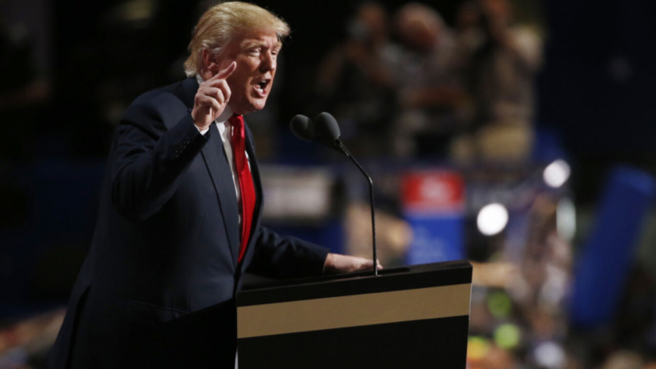 USA-ELECTION/REPUBLICANS Republican U.S. presidential nominee Donald Trump formally accepts the nomination at the Republican National Convention in Cleveland, Ohio, U.S. July 21, 2016. REUTERS/Mario Anzuoni - RTSJ4UP
