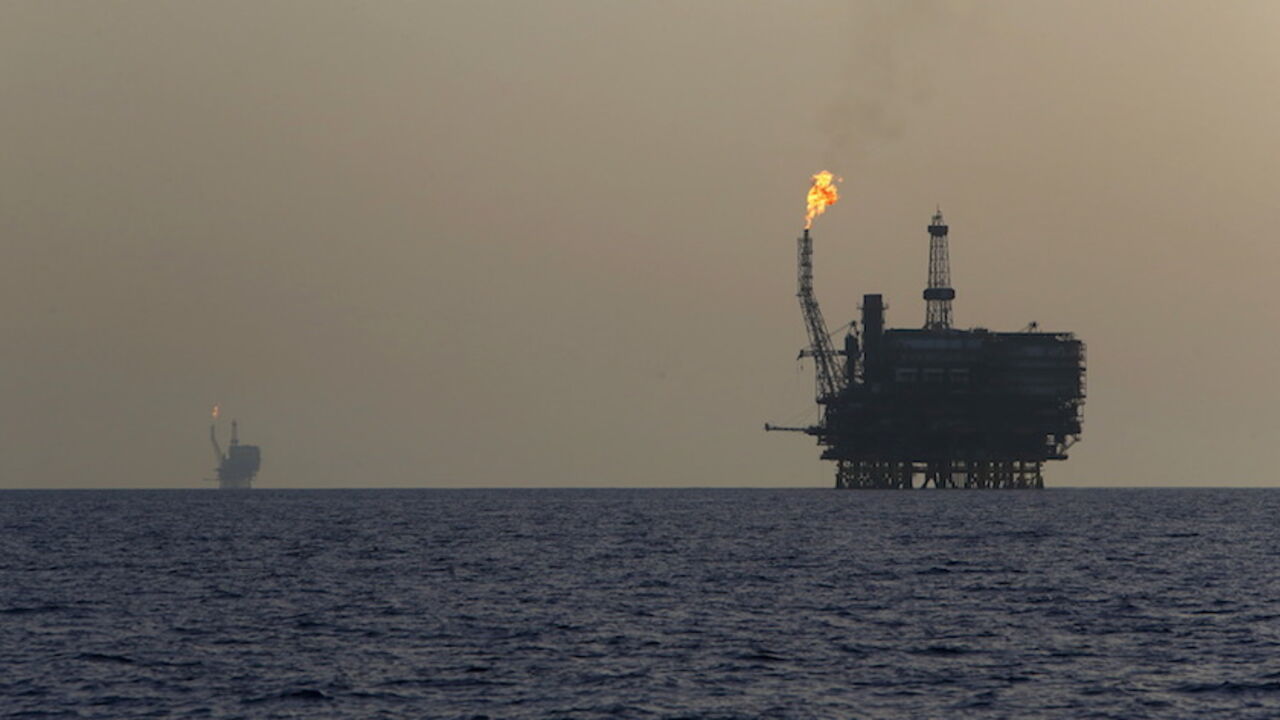 Offshore oil platforms are seen at the Bouri Oil Field off the coast of Libya Offshore oil platforms are seen at the Bouri Oil Field off the coast of Libya August 3, 2015. Oil prices lurched 5 percent lower on Monday to their lowest since January, taking global benchmark Brent below $50 a barrel as weak factory activity in China deepened a commodity-wide rout. REUTERS/Darrin Zammit Lupi MALTA OUT. NO COMMERCIAL OR EDITORIAL SALES IN MALTA - RTX1MWTJ