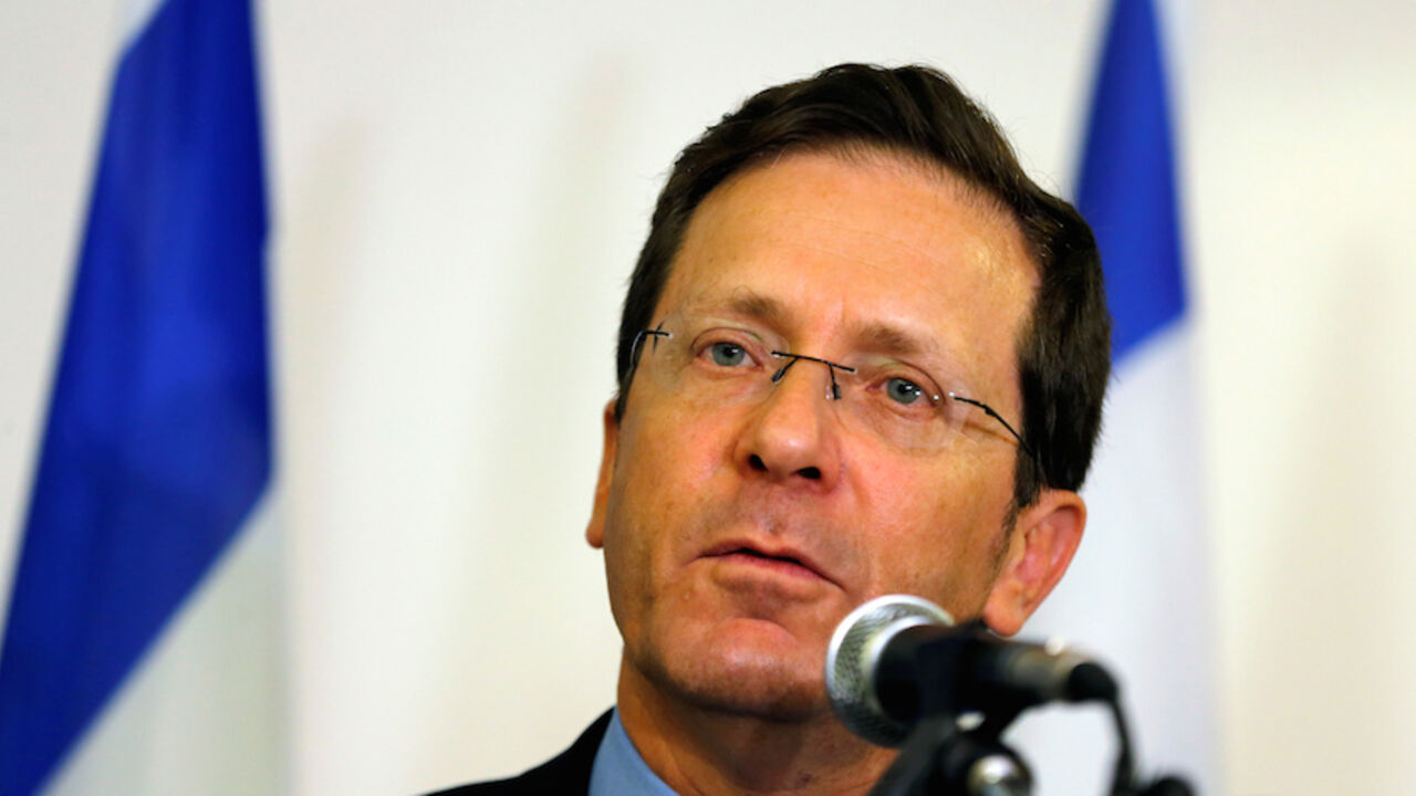 Israel's main opposition leader, Herzog, speaks during a news conference in Jerusalem Israel's main opposition leader, Isaac Herzog, speaks during a news conference in Jerusalem May 18, 2016. REUTERS/Ammar Awad - RTSEU5S