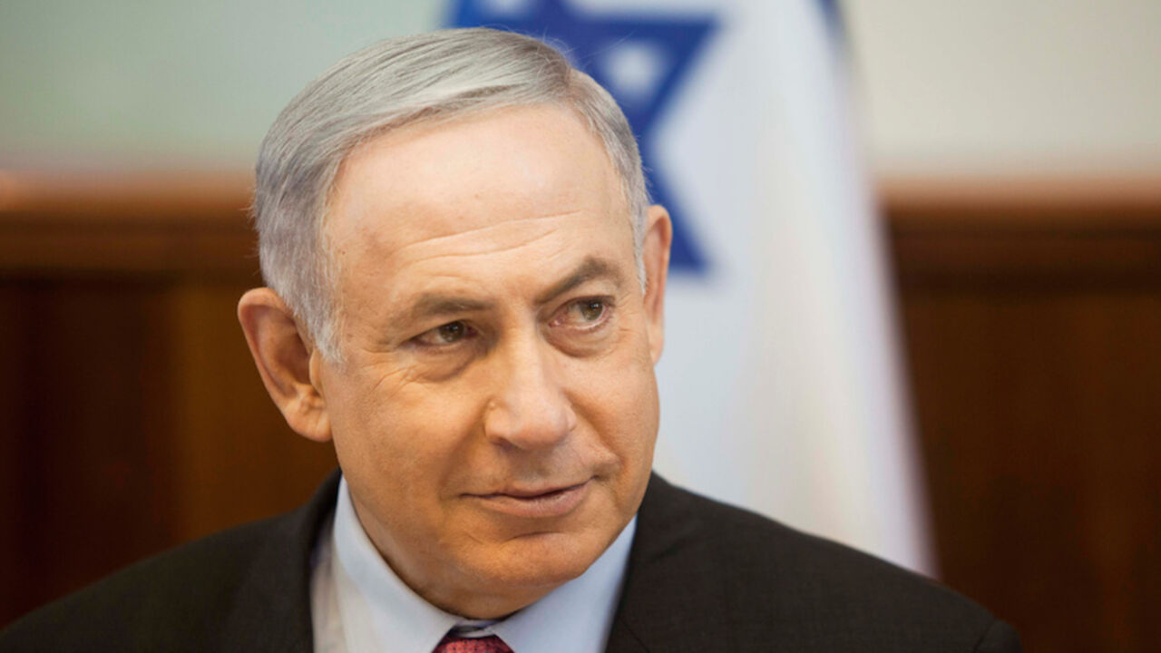 Israeli Prime Minister Benjamin Netanyahu attends a weekly cabinet meeting in Jerusalem Israeli Prime Minister Benjamin Netanyahu attends a weekly cabinet meeting in Jerusalem. Thursday, Aug 11, 2016. REUTERS/Dan Balilty/Pool - RTSML9B