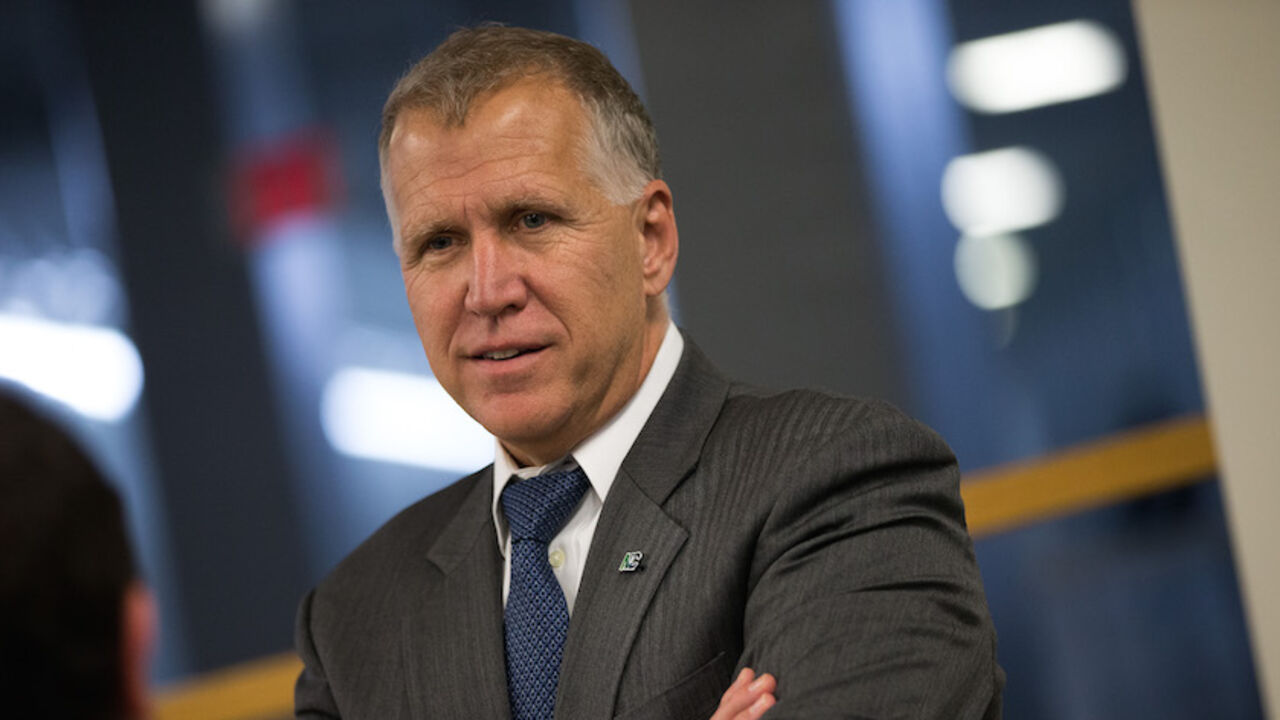 90539134 WASHINGTON, DC - MAY 9: Sen. Thom Tillis (R-NC) speaks with an aide after a vote at the U.S. Capitol, May 9, 2016, in Washington, DC. Senate Democrats defeated a procedural vote on an energy bill, which increases funding for the Department of Energy and Army Corps of Engineers. (Photo by Drew Angerer/Getty Images)