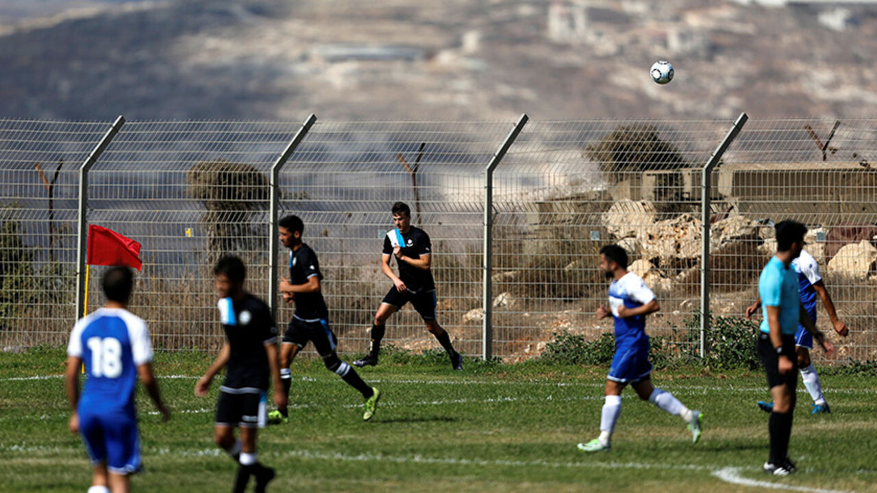 ISRAEL-PALESTINIANS/SOCCER Players from Israeli soccer clubs affiliated with Israel Football Association, Ariel Municipal Soccer Club and Maccabi HaSharon Netanya, play against each other at Ariel Municipal Soccer Club's training grounds in the West Bank Jewish settlement of Ariel September 23, 2016. Picture taken September 23, 2016. REUTERS/Amir Cohen - RTSPDV4