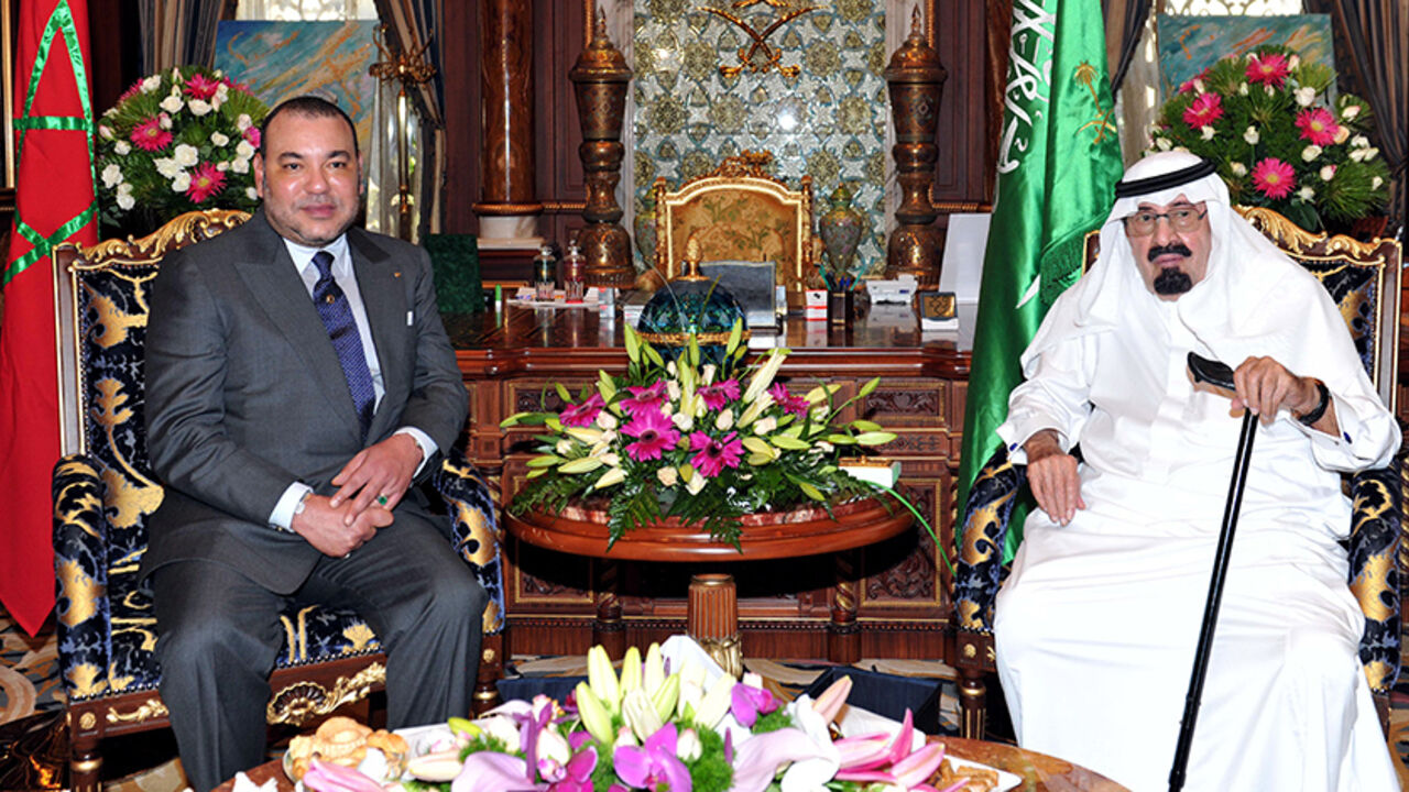 Nic6131712 Moroccan King Mohammed VI (L) meets with his Saudi counterpart, King Abdullah, at the former's palace in Bouskoura on the outskirts of Casablanca on September 11, 2012 AFP / PHOTO / AZZOUZ BOUKALLOUCH (Photo credit should read AZZOUZ BOUKALLOUCH/AFP/GettyImages)