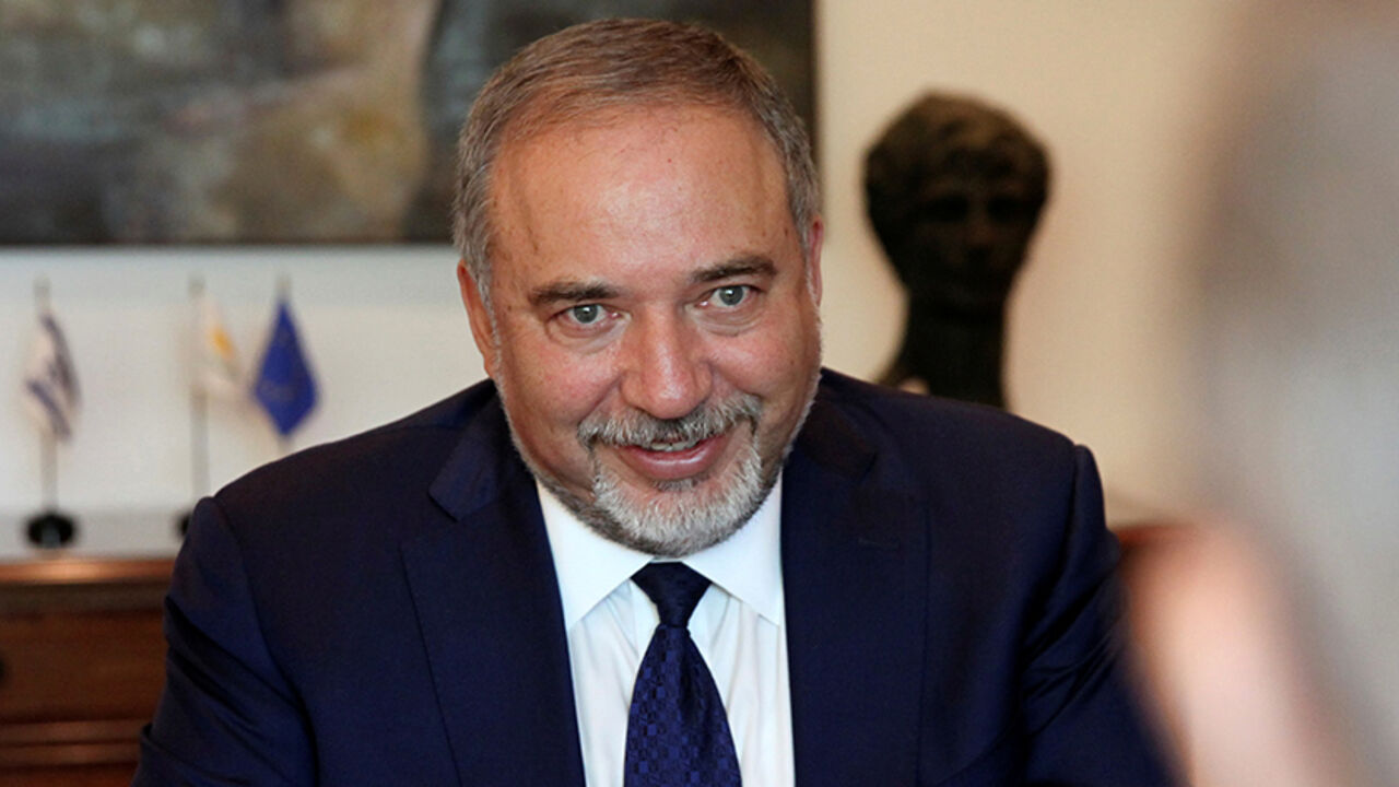 CYPRUS-POLITICS/ Israeli Defense Minister Avigdor Lieberman is seen during a meeting with the Cypriot Foreign Minister Ioannis Kasoulides at the Ministry of Foreign Affairs in Nicosia, Cyprus September 16, 2016.REUTERS/Yiannis Kourtoglou - RTSO008