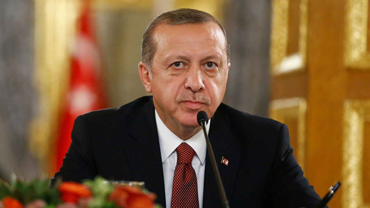 MIDEAST-CRISIS/SYRIA-RUSSIA-TURKEY Turkish President Tayyip Erdogan attends a joint news conference with his Russian counterpart Vladimir Putin (not pictured) following their meeting in Istanbul, Turkey, October 10, 2016. REUTERS/Osman Orsal - RTSRNKO