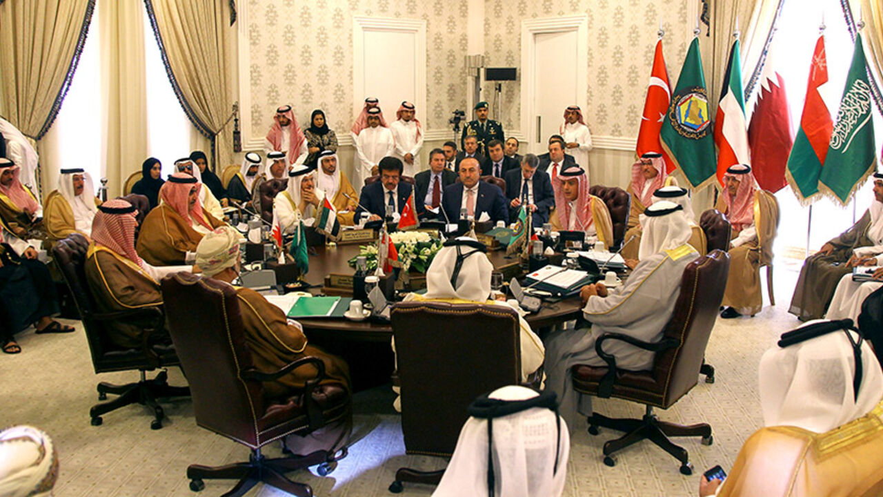 SAUDI-POLITICS/ Turkish Foreign Minister Mevlut Cavusoglu attends a meeting with Foreign Ministers of Gulf Cooperation Council (GCC) in Riyadh, Saudi Arabia, October 13, 2016. REUTERS/Faisal Al Nasser TPX IMAGES OF THE DAY - RTSS3HN
