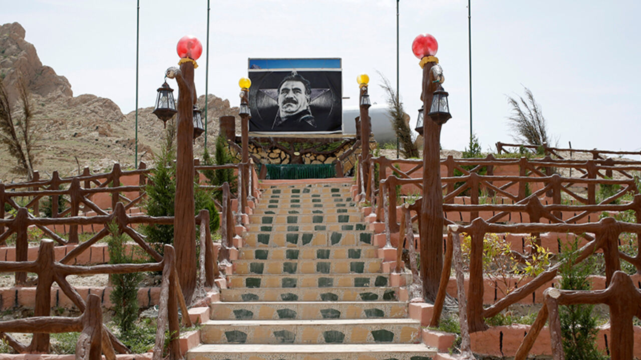 MIDEAST-CRISIS/IRAQ-SINJAR A picture of jailed Kurdistan Workers’ Party (PKK) leader Abdullah Ocalan is seen in a PKK mausoleum in Sinjar region, northern Iraq, May 1, 2016. They share little more than an enemy and struggle to communicate on the battlefield, but together two relatively obscure groups have opened up a new front against Islamic State militants in a remote corner of Iraq. The unlikely alliance between the Sinjar Resistance Units, an offshoot of a leftist Kurdish organisation, and Abdulkhaleq al-Jarba, a Arab tribal mili