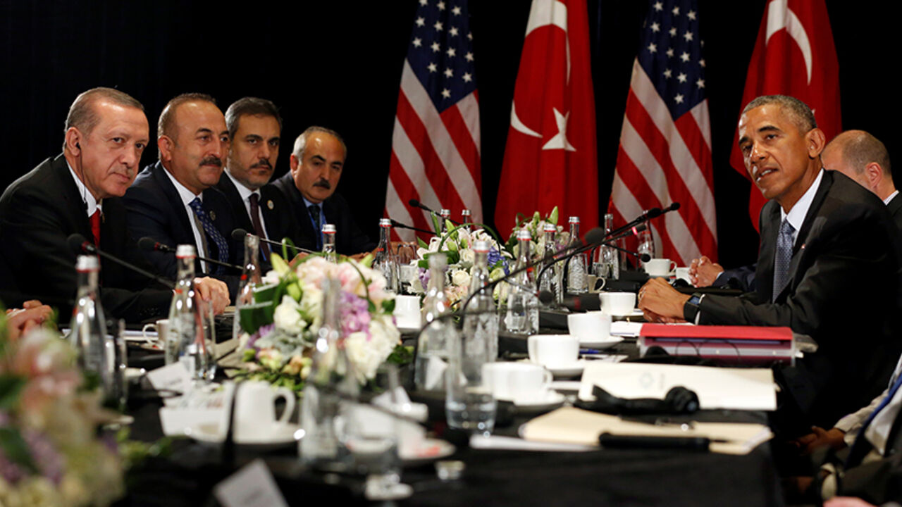 G20-CHINA/ U.S. President Barack Obama (R) and Turkey's President Tayyip Erdogan (L) deliver remarks after their bilateral meeting alongside the G20 Summit, in Hangzhou, China September 4, 2016. REUTERS/Jonathan Ernst - RTX2O1AM