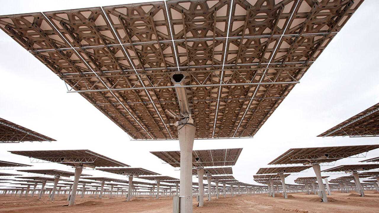CLIMATECHANGE-ACCORD/SOLAR A thermosolar power plant is pictured at Noor III near the city of Ouarzazate, Morocco, November 4, 2016. Picture taken November 4, 2016. REUTERS/Youssef Boudlal - RTX2S18M