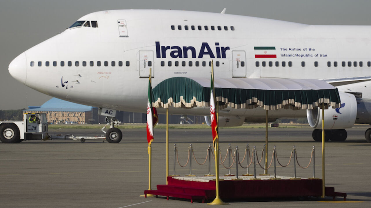 IRAN/ EDITORS' NOTE: Reuters and other foreign media are subject to Iranian restrictions on their ability to film or take pictures in Tehran.
The IranAir Boeing 747SP aircraft with Iran's President Mahmoud Ahmadinejad onboard is pictured before leaving Tehran's Mehrabad airport en route to New York September 19, 2011. REUTERS/Morteza Nikoubazl (IRAN - Tags: TRANSPORT POLITICS) - RTR2RJ5Q