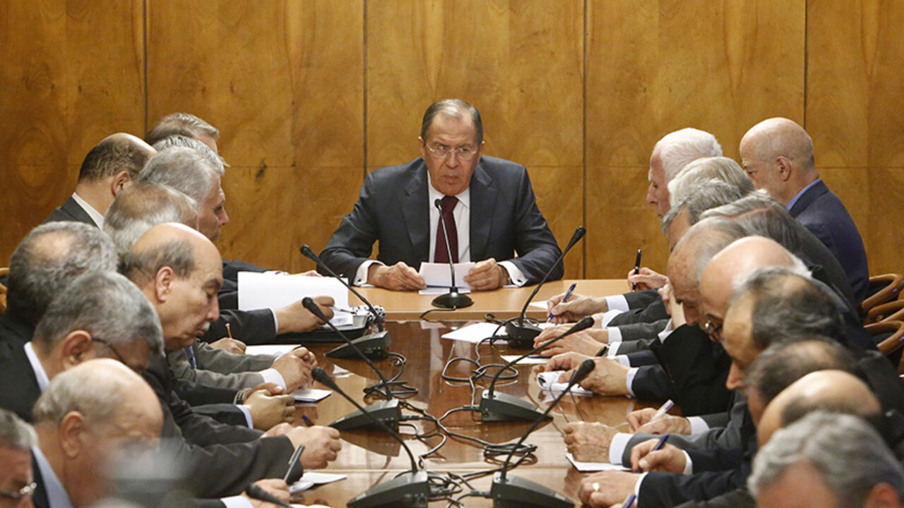 RUSSIA-PALESTINIANS/ Russian Foreign Minister Sergei Lavrov (C) meets with representatives of Palestinian political parties and movements in Moscow, Russia, January 16, 2017. REUTERS/Sergei Karpukhin - RTSVQQQ